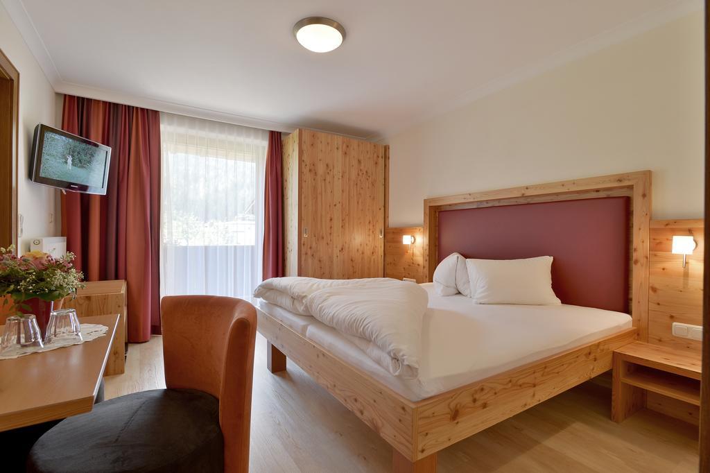 Hotel Maximilian Mayrhofen Pokoj fotografie